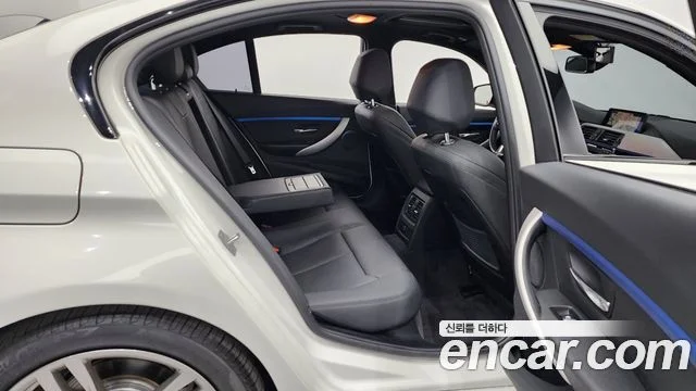 2017 BMW 3 Series (F30)