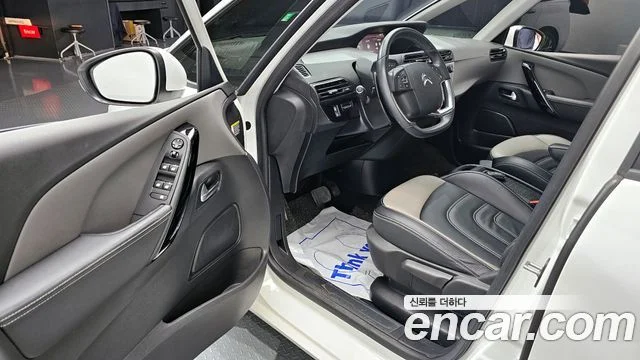 2017 시트로엥/DS 그랜드 C4 피카소