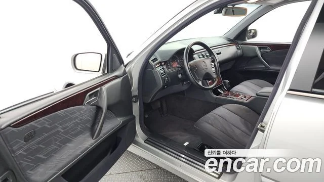 2001 Mercedes-Benz E-클래스 W210