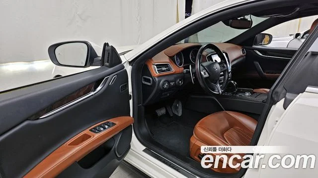 2018 Maserati 기블리