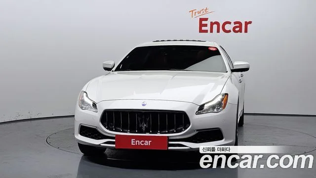 2017 Maserati 콰트로포르테