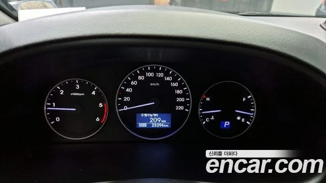 2017 Hyundai Grand Starex