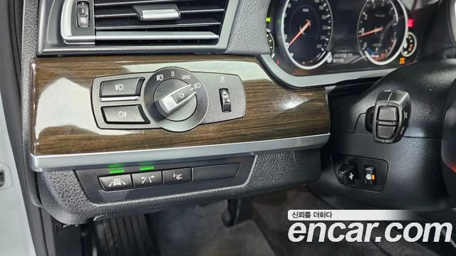 2013 BMW 7 Series (F01)