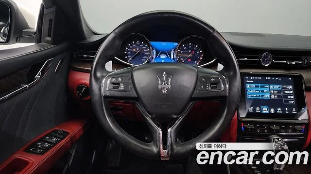 2017 Maserati 콰트로포르테