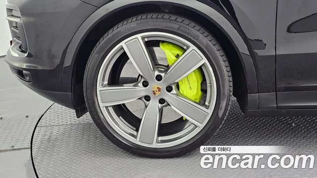 2020 Porsche 카이엔 (PO536)