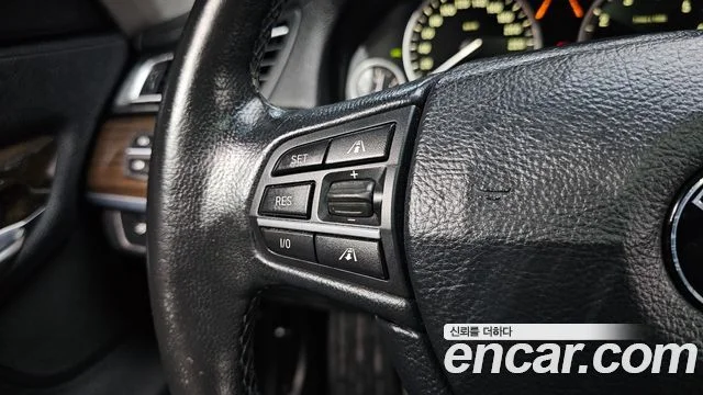 2012 BMW 7 Series (F01)