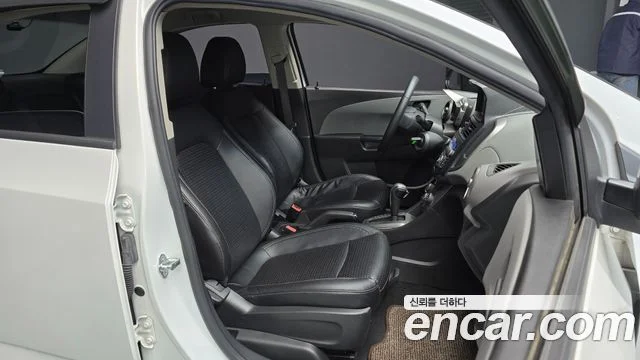 2012 Chevrolet 아베오 세단