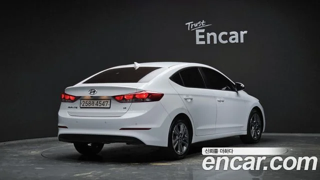 2018 Hyundai 아반떼 AD