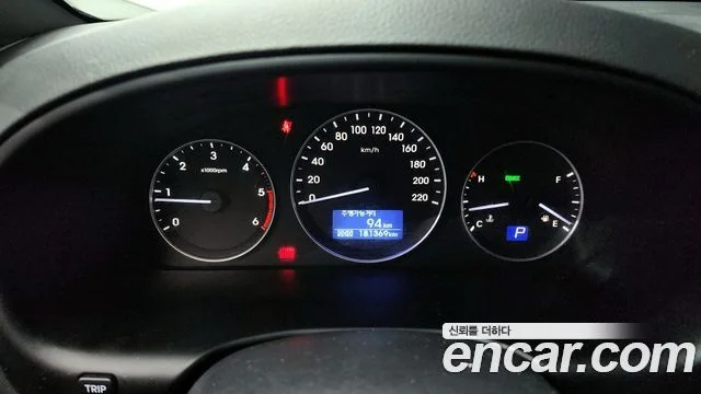 2020 Hyundai Grand Starex (New)