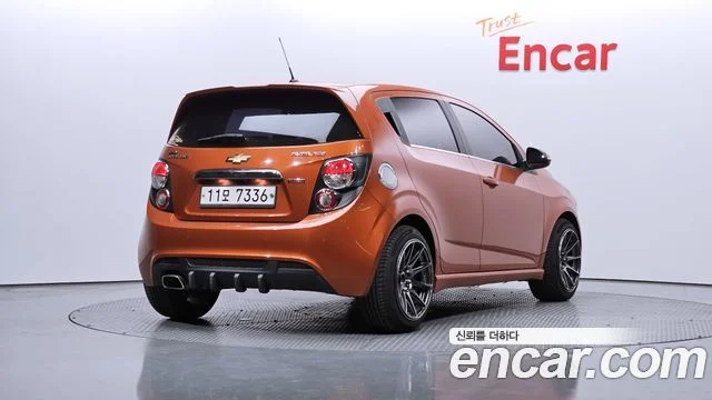 2015 Chevrolet 아베오 해치백