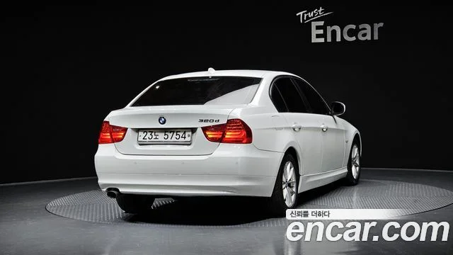 2010 BMW 3 Series (E90)