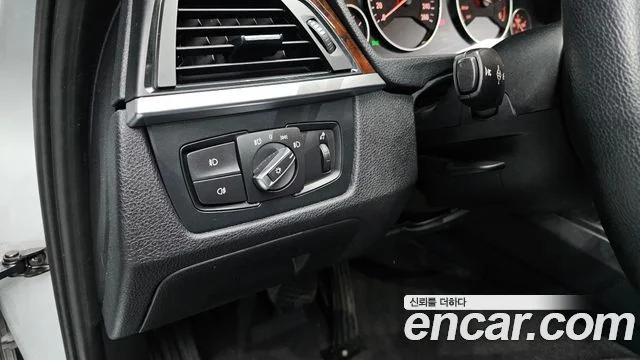 2013 BMW 3 Series (F30)