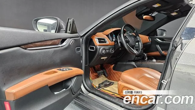 2017 Maserati 기블리