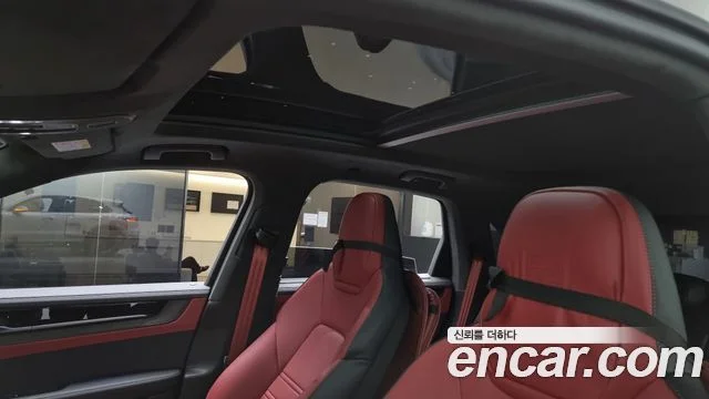 2025 Porsche 카이엔 (PO536)