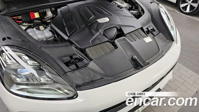 2021 Porsche 카이엔 (PO536)