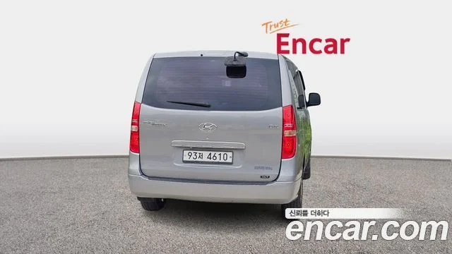 2012 Hyundai Grand Starex