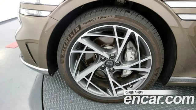 2022 Genesis G90 (RS4)