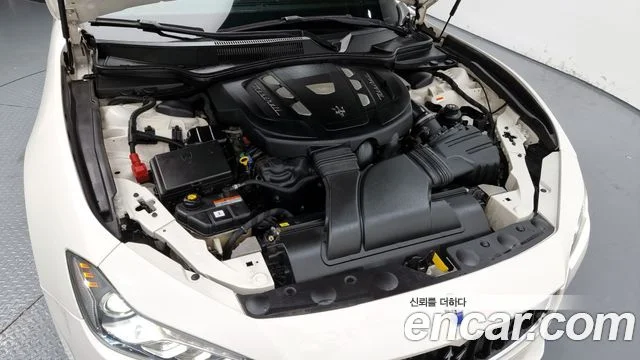 2016 Maserati 기블리
