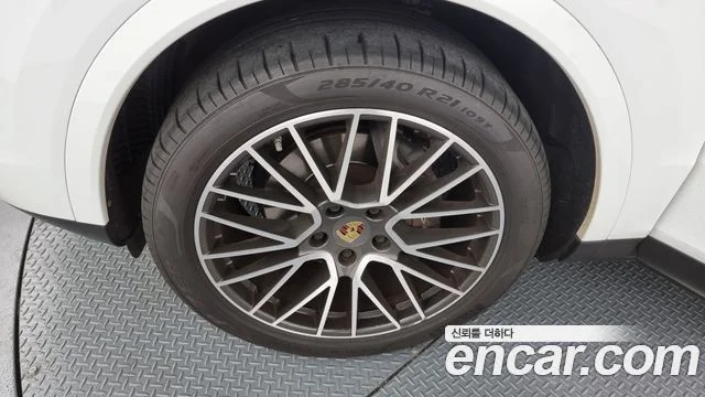 2019 Porsche 카이엔 (PO536)