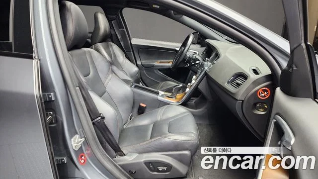 2016 Volvo V60 크로스컨트리