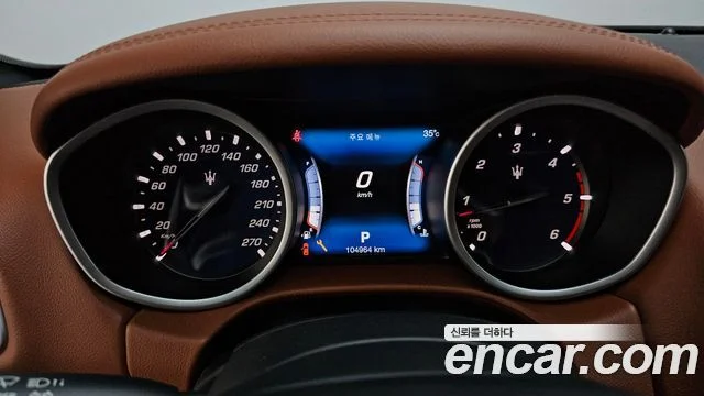 2017 Maserati 기블리