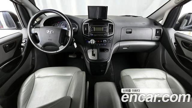 2018 Hyundai Grand Starex (New)