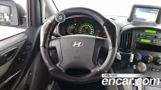 2008 Hyundai Grand Starex