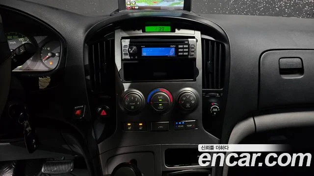 2010 Hyundai Grand Starex