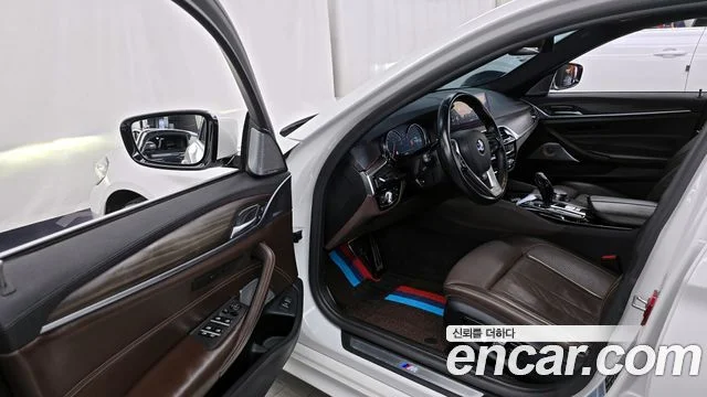 2018 BMW 5 Series (G30)