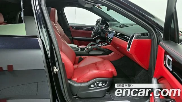 2020 Porsche 카이엔 (PO536)