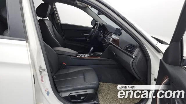 2014 BMW 3 Series (F30)