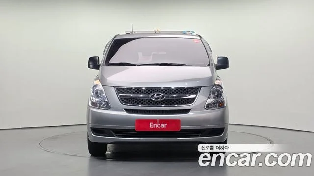 2011 Hyundai Grand Starex