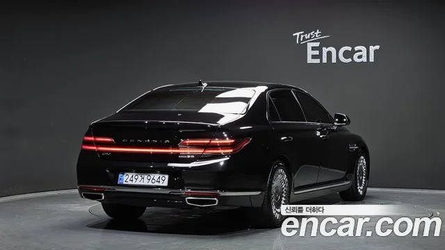2020 Genesis G90