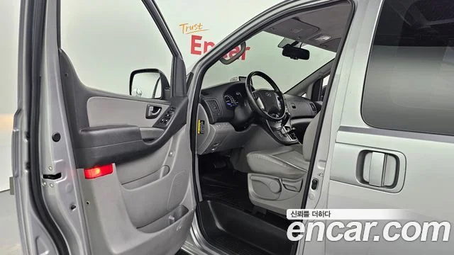 2019 Hyundai Grand Starex (New)