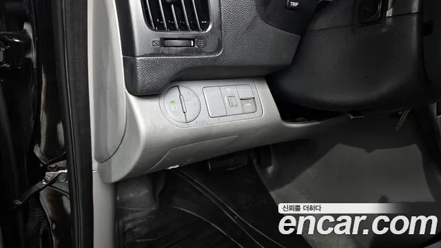 2013 Hyundai Grand Starex