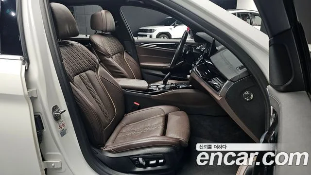 2018 BMW 5 Series (G30)