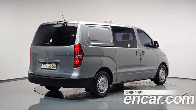 2017 Hyundai Grand Starex