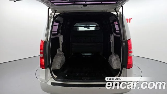 2016 Hyundai Grand Starex