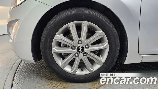 2013 Hyundai Avante (New)