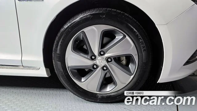 2017 Hyundai LF 쏘나타 하이브리드