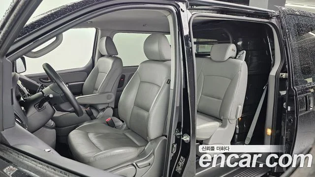 2020 Hyundai Grand Starex (New)