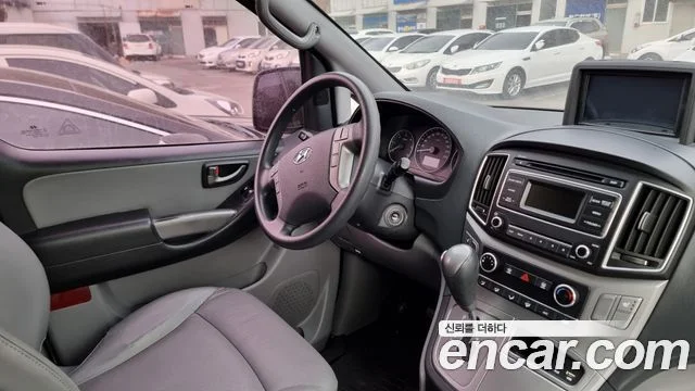 2017 Hyundai Grand Starex