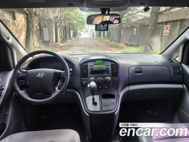 2014 Hyundai Grand Starex