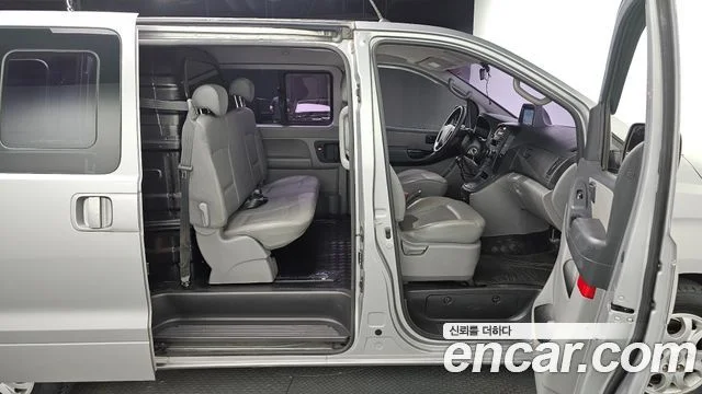 2014 Hyundai Grand Starex