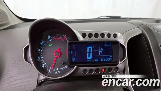 2015 Chevrolet 아베오 해치백