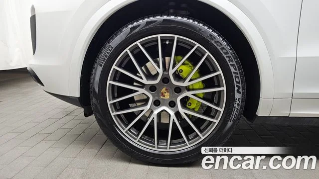2020 Porsche 카이엔 (PO536)