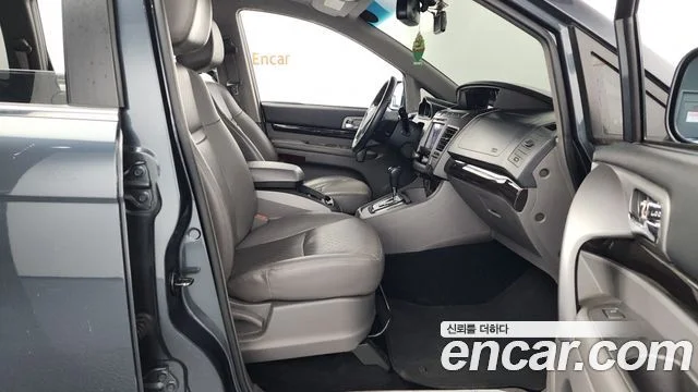 2016 KG Mobility 코란도 투리스모