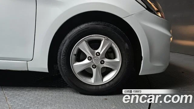 2012 Hyundai 엑센트(신형)