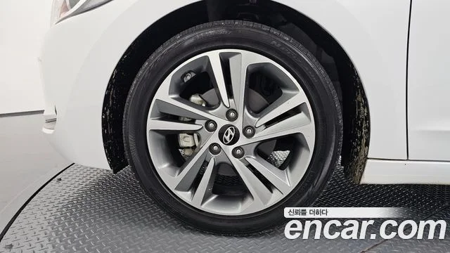 2017 Hyundai 아반떼 AD