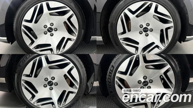 2022 Genesis G90 (RS4)